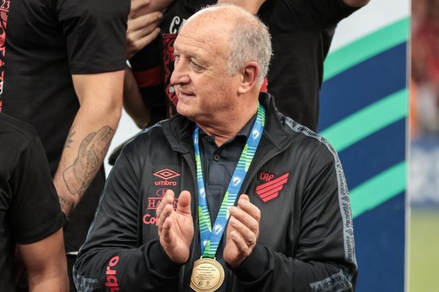 九游体育-74岁斯科拉里再出山执教 要想再创辉煌难度很大