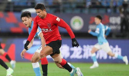 比分预测-【中超】特索涅夫任意球造险 大连人0比0成都蓉城