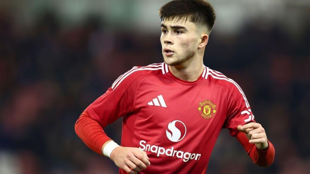 九游体育登录入口-罗马诺:曼联18岁后卫哈里-阿马斯将租借加盟诺维奇