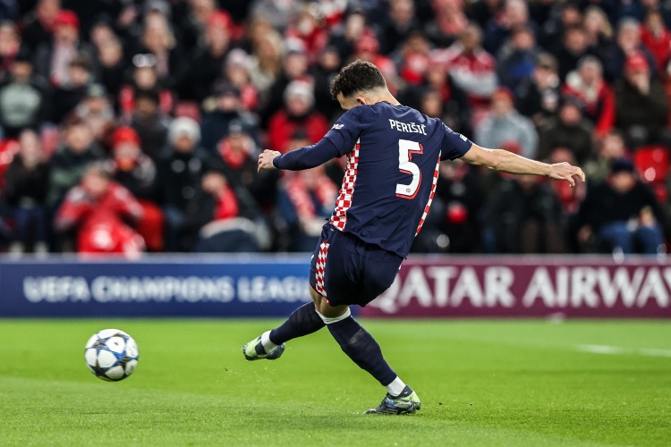 比分预测-与转会传闻无关?博斯谈让佩里西奇替补:赛程密集希望他保持健康