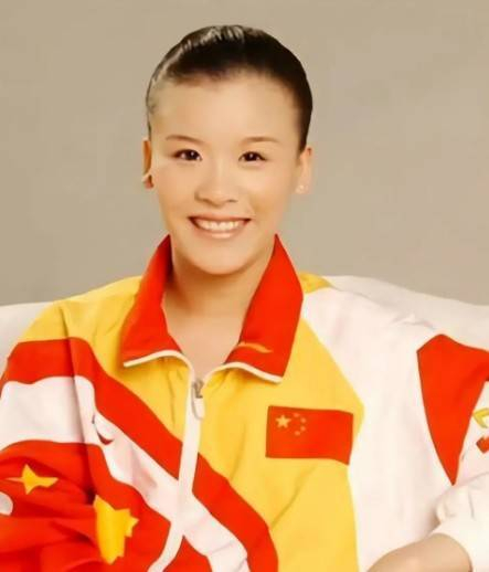 比分预测-瘫痪28年桑兰现状：45岁仍白皙漂亮，嫁资产千万老公，儿子已12岁|黄健|全运会|跳马|摘金|体操_新浪体育_新浪新闻