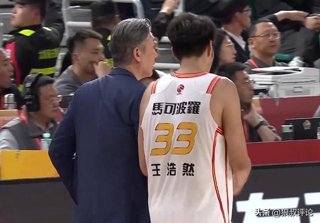 九游体育登录入口-深圳主帅:12连胜处理不好会变成包袱 目前最大问题是重新组合阵容
